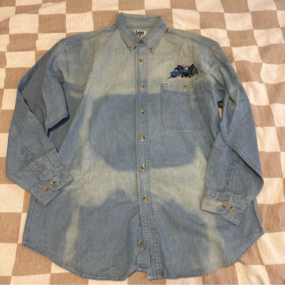 90s Lee Light Blue Washed Denim Button-Down Shirt with Embroidered Accent